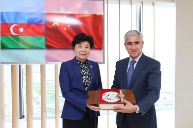 上合组织睦委会副主席崔丽访问阿塞拜疆
