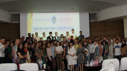 首届“上海合作组织青年交流营”活动在新疆举行