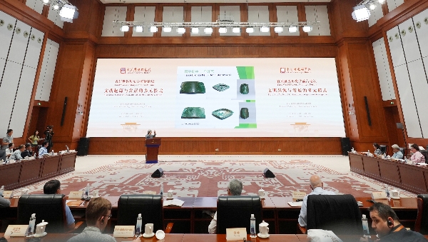 1757916875224030732.jpg 首届世界历史学前沿论坛在京召开2_副本.jpg