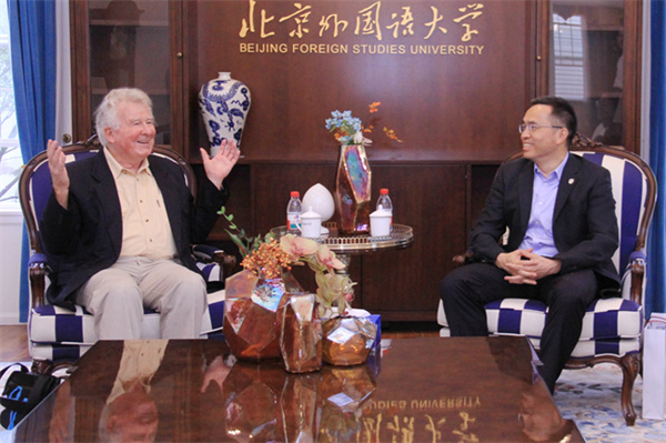 World famous sinologist visits BFSU