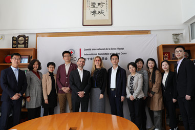Su Dapeng meets with ICRC officials over personnel training