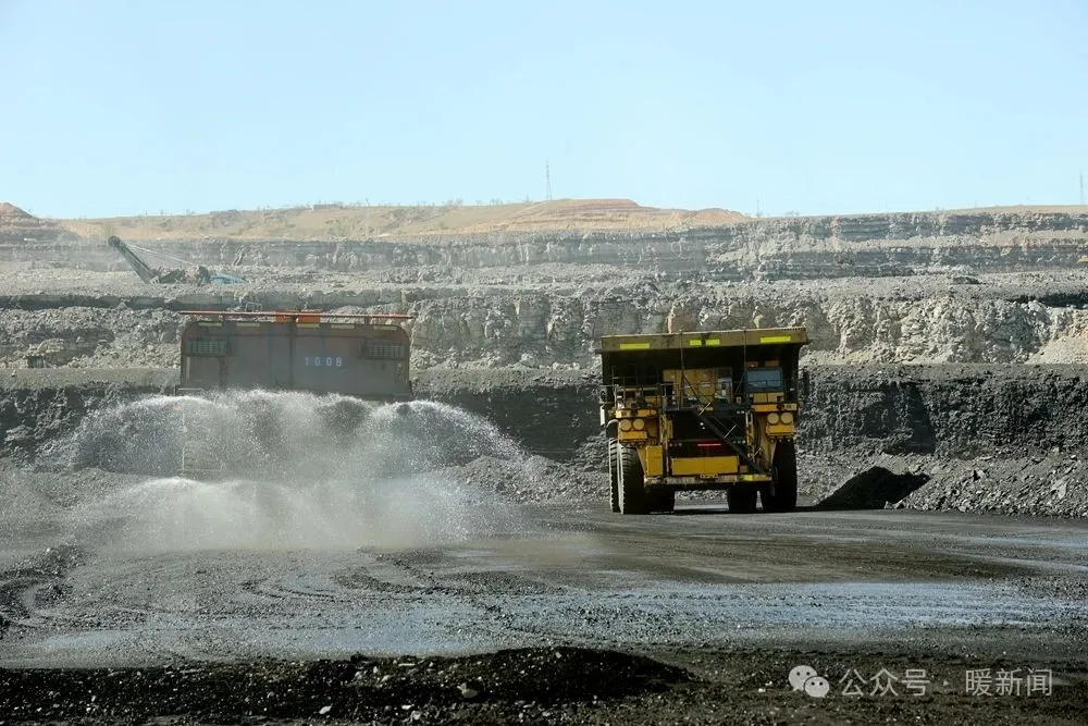 Innovative hybrid mining truck powers up Ordos