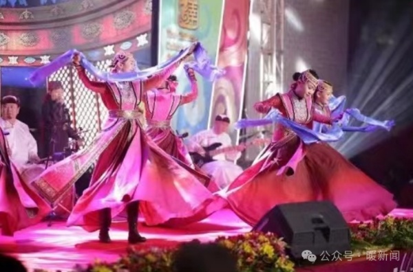 Ordos Ulan Muqir troupe lights up Philippines