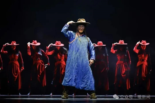 1762848529860097881.jpg 乌兰牧骑2_副本.jpg