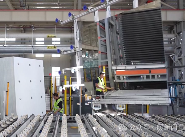 Ordos Mengsu Economic Development Zone: 'Future factory in the desert' 