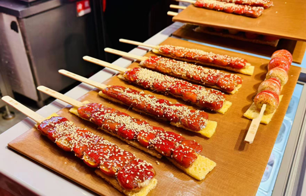 Ordos milk skin tanghulu becomes trending winter snack